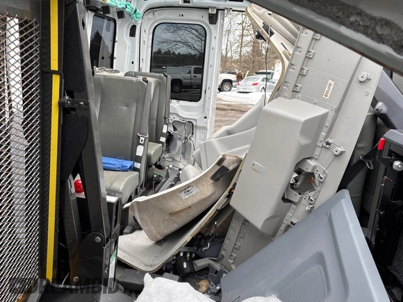 2019 Ford Transit XL with VIN 1FDZX2CM0KKA63891, listed as a Copart auction lot 47981255 with Not provided miles and Clean title. Bid and sale history available at DreamBid. Image 7.
