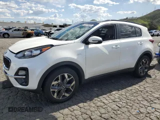 2020 Kia Sportage EX z VIN KNDPNCAC0L7805972, wystawiony jako Copart lot #52038825 z przebiegiem 65 794 mil mil oraz Szkoda całkowita • Salvage title. Historia ofert i sprzedaży dostępna na DreamBid. Obrazek 1.