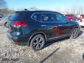 2017 Nissan Rogue SL with VIN 5N1AT2MV5HC769838, listed as a IAAI auction lot 40922008 with 91,906 mi miles. Bid and sale history available at carsss.com. Image 4.