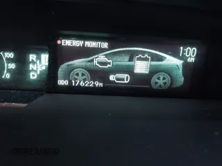2015 Toyota Prius Four z VIN JTDKN3DUXF1998475, wystawiony jako IAAI lot #41848450 z przebiegiem 176 229 mil mil oraz . Historia ofert i sprzedaży dostępna na DreamBid. Obrazek 16.
