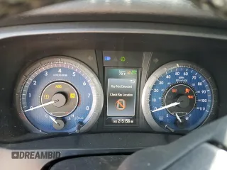 2019 Toyota Sienna XLE Auto Access Seat with VIN 5TDYZ3DCXKS973790, listed as a Copart auction lot 76758454 with 215,158 mi miles and Salvage Title. Bid and sale history available at carsss.com. Image 9.