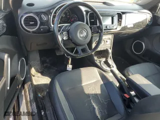 2012 Volkswagen Beetle 2.5L with VIN 3VWJX7AT1CM629184, listed as a Copart auction lot 70026624 with 114,578 mi miles and Clean Title. Bid and sale history available at carsss.com. Image 8.
