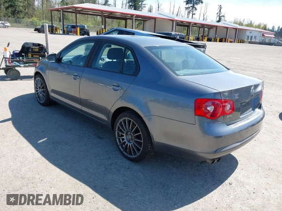 2006 Volkswagen Jetta Sedan Value Edition with VIN 3VWPF71K06M710458, listed as a IAAI auction lot 42045441 with 135,260 mi miles. Bid and sale history available at carsss.com. Image 3.