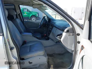 2001 Mercedes-Benz M 320/430/500 z VIN 4JGAB72E21A253005, wystawiony jako IAAI lot #42337921 z przebiegiem 171 529 mil mil oraz . Historia ofert i sprzedaży dostępna na DreamBid. Obrazek 5.