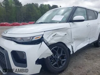 2021 Kia Soul LX with VIN KNDJ23AUXM7136683, listed as a IAAI auction lot 41905050 with 57,562 mi miles. Bid and sale history available at carsss.com. Image 6.