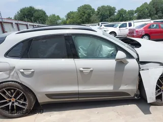 2022 Porsche Macan with VIN WP1AA2A56NLB11535, listed as a IAAI auction lot 42264356 with 11 mi miles and . Bid and sale history available at DreamBid. Image 13.