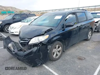 2018 Toyota Sienna LE Auto Access Seat с VIN 5TDKZ3DC4JS958786, выставлен на аукционе IAAI как лот 41777680 с пробегом 104 694 миль миль и . История ставок и продаж доступна на DreamBid. Изображение 17.