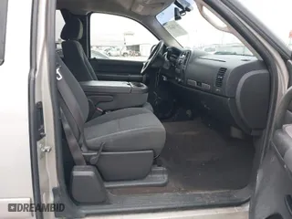 2008 Chevrolet Silverado 1500 Work Truck with VIN 1GCEC19C68Z287545, listed as a IAAI auction lot 41171713 with 173,482 mi miles. Bid and sale history available at carsss.com. Image 5.