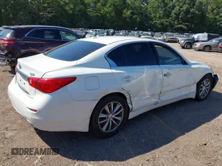 2014 Infiniti Q50 Premium with VIN JN1BV7AR0EM686530, listed as a IAAI auction lot 40381908 with 228,156 mi miles. Bid and sale history available at carsss.com. Image 4.