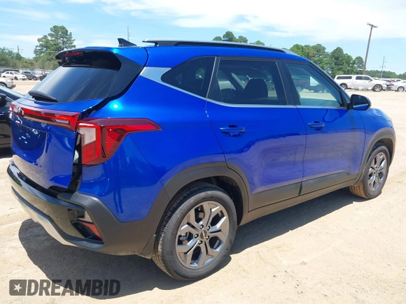 2024 Kia Seltos S z VIN KNDEU2AA4R7654467, wystawiony jako IAAI lot #42312105 z przebiegiem 1 599 mil mil oraz . Historia ofert i sprzedaży dostępna na DreamBid. Obrazek 4.