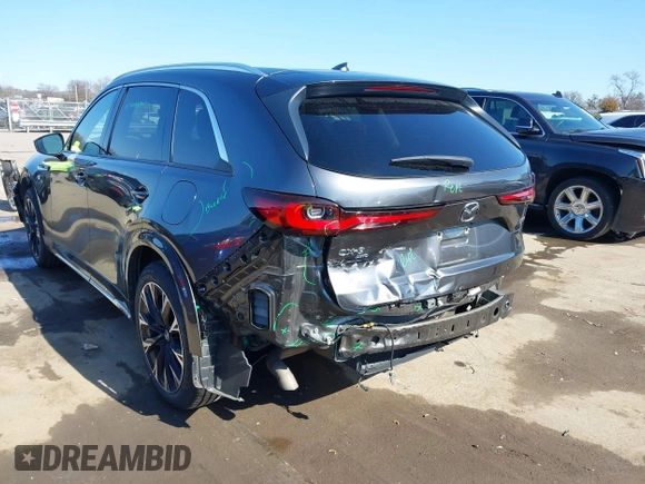 2024 Mazda CX-90 S Premium z VIN JM3KKDHC8R1112049, wystawiony jako IAAI lot #41537522 z przebiegiem 37 522 mil mil oraz . Historia ofert i sprzedaży dostępna na DreamBid. Obrazek 3.