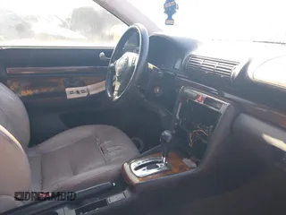 2001 Audi A4 z VIN WAUAH68D41A112784, wystawiony jako IAAI lot #40227904 z przebiegiem 188 292 mil mil oraz . Historia ofert i sprzedaży dostępna na DreamBid. Obrazek 5.