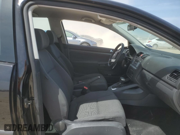 2007 Volkswagen Rabbit с VIN WVWBR71KX7W199198, выставлен на аукционе Copart как лот 50497005 с пробегом 68 900 миль миль и Списание • Salvage title. История ставок и продаж доступна на DreamBid. Изображение 7.