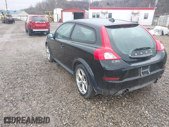 2013 Volvo C30 T5 z VIN YV1672MK8D2305313, wystawiony jako IAAI lot #41715681 z przebiegiem 191 887 mil mil oraz . Historia ofert i sprzedaży dostępna na DreamBid. Obrazek 3.