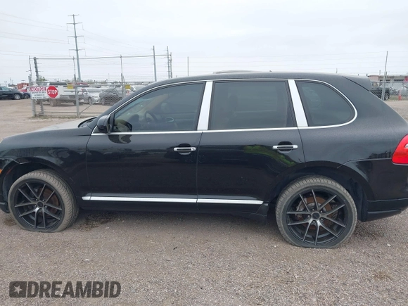 2010 Porsche Cayenne z VIN WP1AA2AP3ALA01666, wystawiony jako IAAI lot #41621362 z przebiegiem 180 966 mil mil oraz . Historia ofert i sprzedaży dostępna na DreamBid. Obrazek 14.