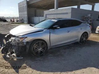 2017 Nissan Maxima Platinum with VIN 1N4AA6AP6HC442913, listed as a Copart auction lot 57710995 with 86,065 mi miles and Salvage title. Bid and sale history available at DreamBid. Image 1.