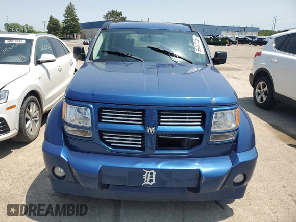 2010 Dodge Nitro SXT z VIN 1D4PU5GK4AW102426, wystawiony jako Copart lot #59491565 z przebiegiem 160 803 mil mil oraz Czysty tytuł • Clean title. Historia ofert i sprzedaży dostępna na DreamBid. Obrazek 5.