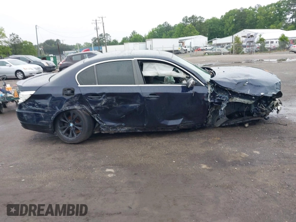 2005 BMW 5 Series 530i z VIN WBANA735X5B819688, wystawiony jako IAAI lot #42204101 z przebiegiem Nie podano mil oraz . Historia ofert i sprzedaży dostępna na DreamBid. Obrazek 13.