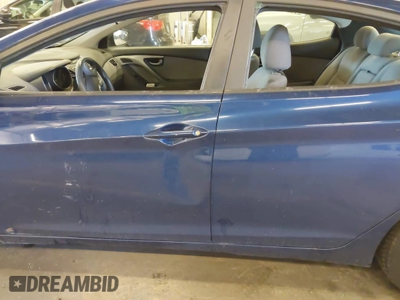 2015 Hyundai Elantra SE z VIN 5NPDH4AE3FH647340, wystawiony jako IAAI lot #39683590 z przebiegiem 149 884 mil mil oraz . Historia ofert i sprzedaży dostępna na DreamBid. Obrazek 13.