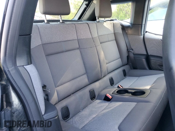 2019 BMW i3 z VIN WBY8P4C58K7D21938, wystawiony jako Copart lot #53916115 z przebiegiem 39 420 mil mil oraz Szkoda całkowita • Salvage title. Historia ofert i sprzedaży dostępna na DreamBid. Obrazek 10.