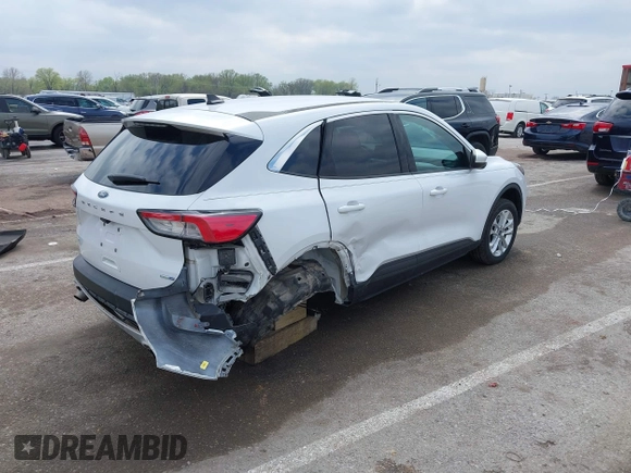 2020 Ford Escape SE z VIN 1FMCU9G68LUB64704, wystawiony jako IAAI lot #41997996 z przebiegiem 50 646 mil mil oraz . Historia ofert i sprzedaży dostępna na DreamBid. Obrazek 4.