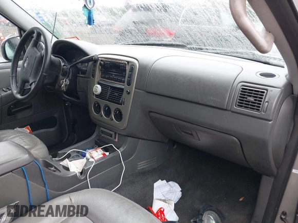 2005 Ford Explorer XLT с VIN 1FMZU63E95UA19907, выставлен на аукционе IAAI как лот 42456885 с пробегом 138 853 миль миль и . История ставок и продаж доступна на DreamBid. Изображение 5.