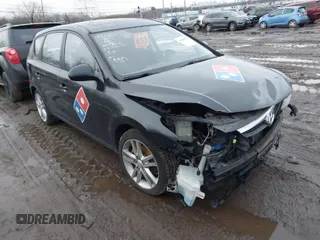 2009 Hyundai Elantra Touring z VIN KMHDC86E39U038849, wystawiony jako IAAI lot #41683921 z przebiegiem 133 045 mil mil oraz . Historia ofert i sprzedaży dostępna na DreamBid. Obrazek 1.
