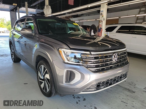 2024 Volkswagen Atlas SE with VIN 1V2HR2CA8RC579421, listed as a IAAI auction lot 42850666 with 18,926 mi miles and . Bid and sale history available at DreamBid. Image 22.