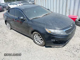 2013 Kia Optima LX z VIN 5XXGM4A77DG105614, wystawiony jako IAAI lot #41998304 z przebiegiem 11 mil mil oraz . Historia ofert i sprzedaży dostępna na DreamBid. Obrazek 1.