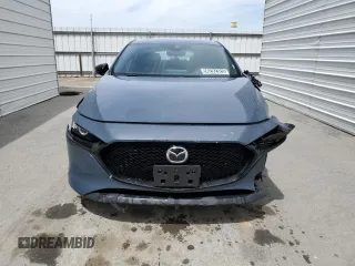 2023 Mazda 3 S Carbon Edition с VIN JM1BPBLM2P1611392, выставлен на аукционе Copart как лот 56292325 с пробегом 28 659 миль миль и На запчасти • Non repairable. История ставок и продаж доступна на DreamBid. Изображение 5.