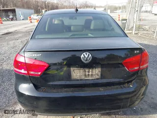 2015 Volkswagen Passat 1.8T Limited Edition with VIN 1VWAS7A32FC105305, listed as a IAAI auction lot 41046740 with 106,753 mi miles. Bid and sale history available at carsss.com. Image 16.