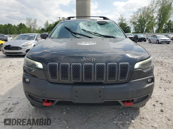 2019 Jeep Cherokee Trailhawk z VIN 1C4PJMBX2KD328612, wystawiony jako Copart lot #56859655 z przebiegiem 137 765 mil mil oraz Czysty tytuł • Clean title. Historia ofert i sprzedaży dostępna na DreamBid. Obrazek 5.
