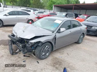 2024 Hyundai Elantra SEL z VIN KMHLM4DG2RU642396, wystawiony jako IAAI lot #42126260 z przebiegiem 15 225 mil mil oraz . Historia ofert i sprzedaży dostępna na DreamBid. Obrazek 18.
