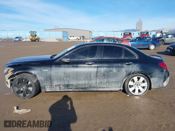 2017 Mercedes-Benz C 43 AMG with VIN 55SWF6EB8HU192298, listed as a IAAI auction lot 41658025 with Not provided miles and . Bid and sale history available at DreamBid. Image 15.