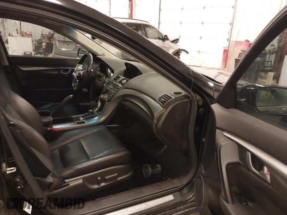 2009 Acura TL Tech with VIN 19UUA86549A015190, listed as a IAAI auction lot 41915341 with 110,527 mi miles. Bid and sale history available at carsss.com. Image 5.