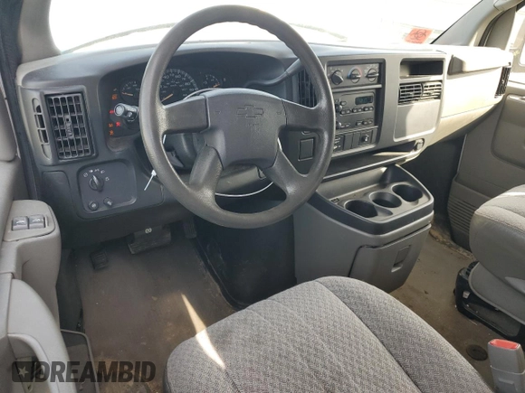 2006 Chevrolet Express Passenger with VIN 1GAHG39U261200900, listed as a Copart auction lot 81040404 with 68,221 mi miles and Salvage title. Bid and sale history available at DreamBid. Image 8.