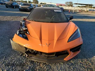2024 Chevrolet Corvette 2LT z VIN 1G1YB2D43R5125766, wystawiony jako Copart lot #88470315 z przebiegiem Nie podano mil oraz Szkoda całkowita • Salvage title. Historia ofert i sprzedaży dostępna na DreamBid. Obrazek 5.