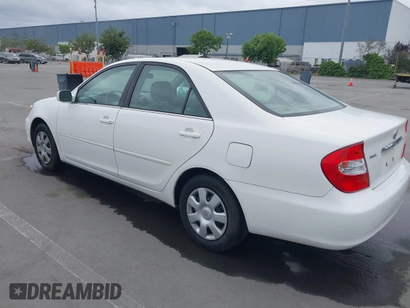 2004 Toyota Camry LE with VIN 4T1BE32K84U362436, listed as a IAAI auction lot 42134510 with 199,371 mi miles. Bid and sale history available at carsss.com. Image 3.