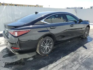 2025 Lexus ES with VIN 58ADZ1B1XSU187007, listed as a Copart auction lot 49093355 with 3,096 mi miles and Salvage Title. Bid and sale history available at carsss.com. Image 3.