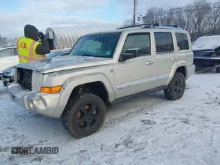 2008 Jeep Commander Limited z VIN 1J8HG58N38C196949, wystawiony jako IAAI lot #41311496 z przebiegiem 168 830 mil mil oraz . Historia ofert i sprzedaży dostępna na DreamBid. Obrazek 2.