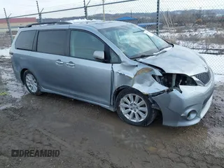 2013 Toyota Sienna SE с VIN 5TDXK3DC0DS354540, выставлен на аукционе IAAI как лот 41445501 с пробегом 238 814 миль миль и . История ставок и продаж доступна на DreamBid. Изображение 1.