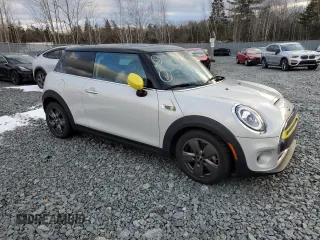 2020 MINI Hardtop Cooper SE with VIN WMWXP3C08L2M32462, listed as a Copart auction lot 88352115 with 19,390 mi miles and Clean Title. Bid and sale history available at DreamBid. Image 4.