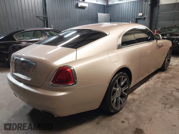 2019 Rolls-Royce Wraith z VIN SCA665C53KUX87266, wystawiony jako IAAI lot #41918222 z przebiegiem 42 388 mil mil oraz . Historia ofert i sprzedaży dostępna na DreamBid. Obrazek 4.