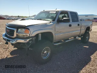 2005 GMC Sierra 2500HD SLE z VIN 1GTHK232X5F936296, wystawiony jako Copart lot #50244575 z przebiegiem 336 259 mil mil oraz Szkoda całkowita • Salvage title. Historia ofert i sprzedaży dostępna na DreamBid. Obrazek 1.