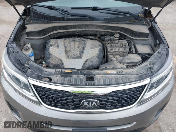 2015 Kia Sorento LX with VIN 5XYKT4A77FG601170, listed as a IAAI auction lot 42080945 with 206,689 mi miles. Bid and sale history available at carsss.com. Image 10.