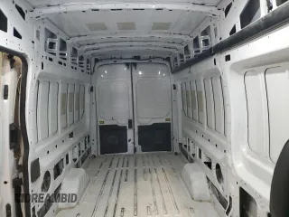 2022 Ford Transit Cargo z VIN 1FTBR3X84NKA63657, wystawiony jako Copart lot #41790085 z przebiegiem 60 940 mil mil oraz Czysty tytuł • Clean title. Historia ofert i sprzedaży dostępna na DreamBid. Obrazek 10.