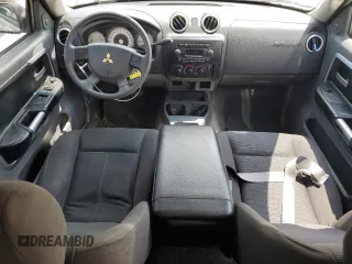 2007 Mitsubishi Raider LS z VIN 1Z7HC28KX7S126249, wystawiony jako Copart lot #63955484 z przebiegiem 176 786 mil mil oraz Szkoda całkowita • Salvage title. Historia ofert i sprzedaży dostępna na DreamBid. Obrazek 8.