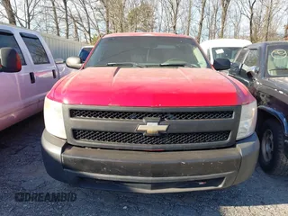 2007 Chevrolet Silverado 1500 LT w/1LT with VIN 2GCEC19C071573513, listed as a IAAI auction lot 41638275 with 110,062 mi miles. Bid and sale history available at carsss.com. Image 12.