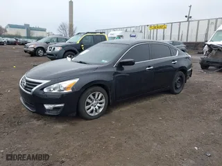 2015 Nissan Altima 2.5 with VIN 1N4AL3AP8FC262824, listed as a IAAI auction lot 41684970 with 134,000 mi miles. Bid and sale history available at carsss.com. Image 2.