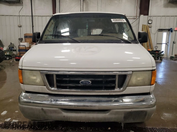 2003 Ford Econoline Passenger XL with VIN 1FMRE11LX3HB62226, listed as a Copart auction lot 45860925 with 308,385 mi miles and Non repairable. Bid and sale history available at DreamBid. Image 5.